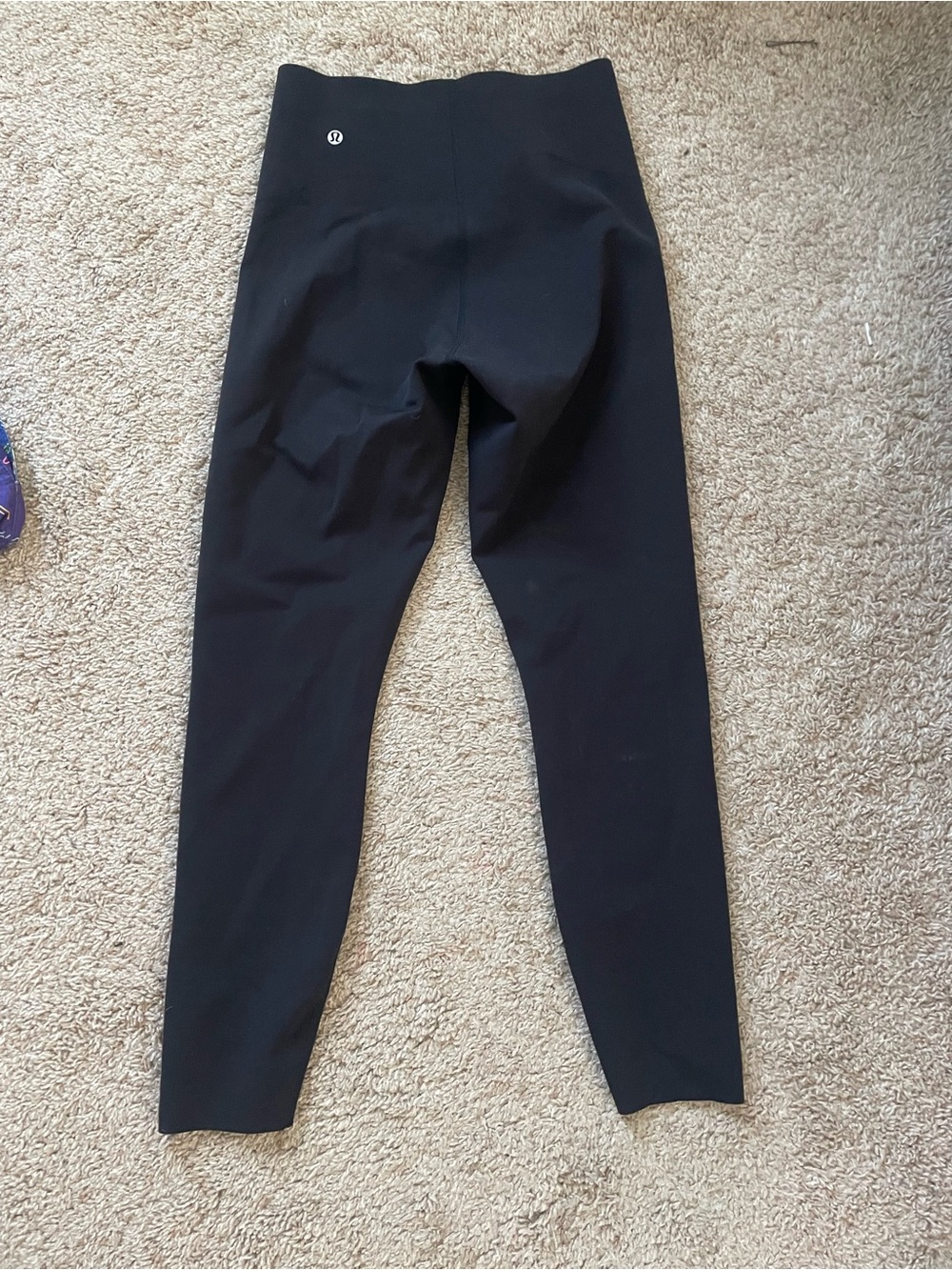 Lululemon size 8 black glow up leggings 25”